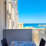 Royal Sea House Apartment *