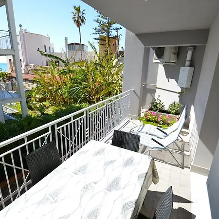 Royal Sea House Apartment