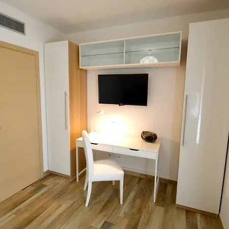 Apartment Royal Sea House *