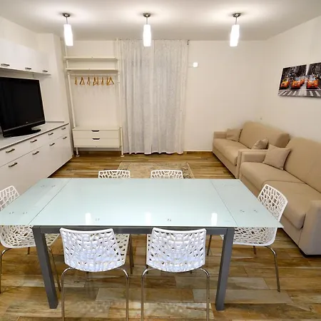 Royal Sea House Apartment *