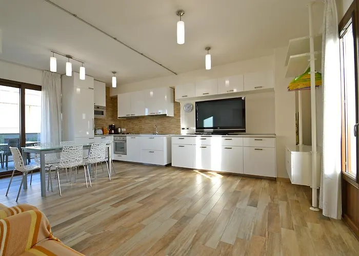 Апартаменты Royal Sea House *